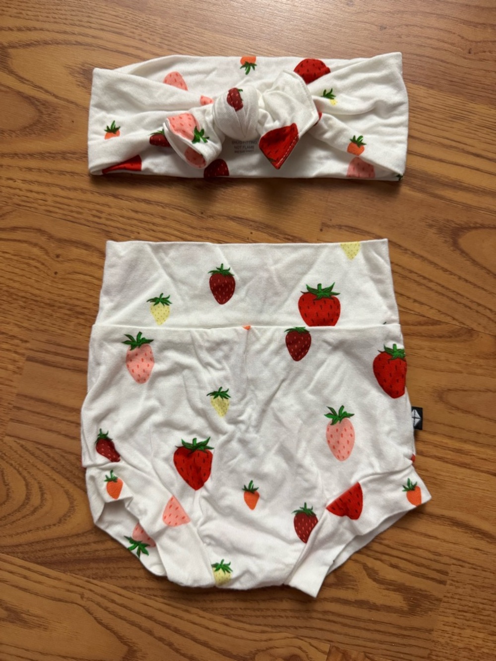 Kyte Baby Strawberry Print Headband & Bummies Set